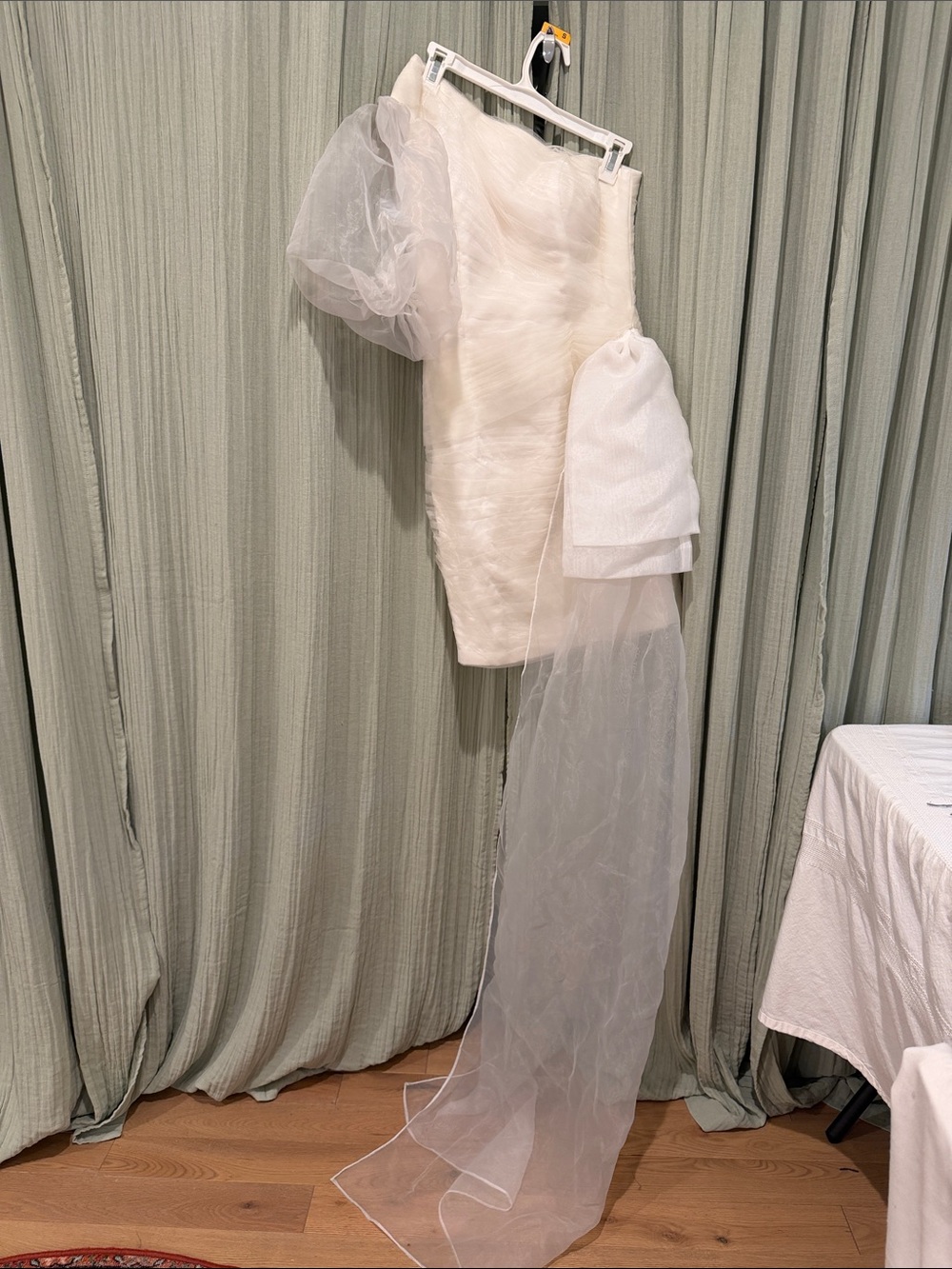 Elegant White Sheer bow wedding white dress